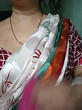 Snapshot of Rosy-B chatting on July 2026 02:05:17 AM Rosy-B online show from July 2026 02:05:17 AM