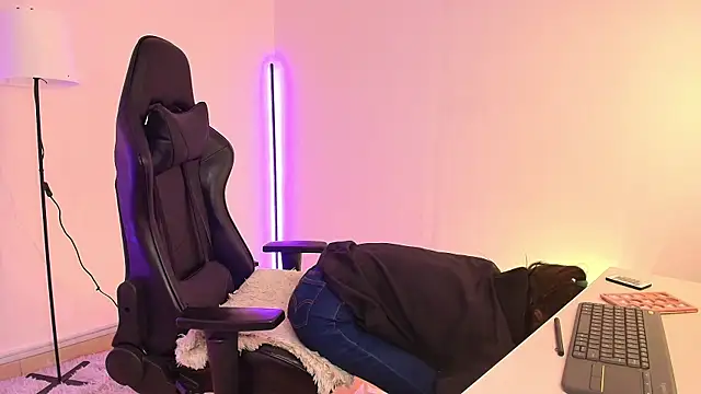 Snapshot of DeepAnalAddict chatting on February 2025 02:19:01 AM DeepAnalAddict online show from February 2025 02:19:01 AM