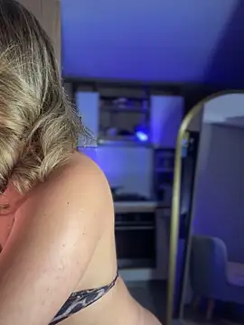 SaraFerreira online show from October 2025 01:17:01 AM