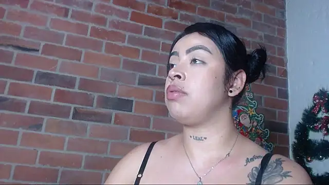 Snapshot of salome__hills1 chatting on January 2025 10:30:02 PM salome hills1 online show from January 2025 10:30:02 PM