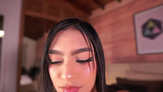 Snapshot of IzzyWild chatting on November 2025 10:17:02 AM IzzyWild online show from November 2025 10:17:02 AM