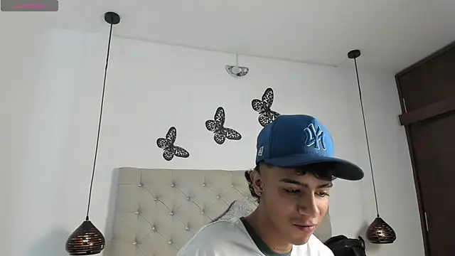 Snapshot of dikey_62 chatting on December 2024 08:11:01 PM dikey 62 online show from December 2024 08:11:01 PM