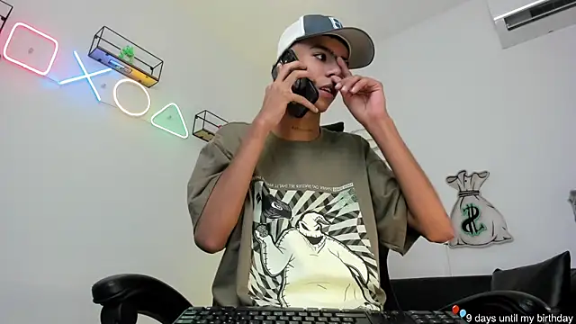 Snapshot of dikey_62 chatting on January 2025 07:43:01 PM dikey 62 online show from January 2025 07:43:01 PM