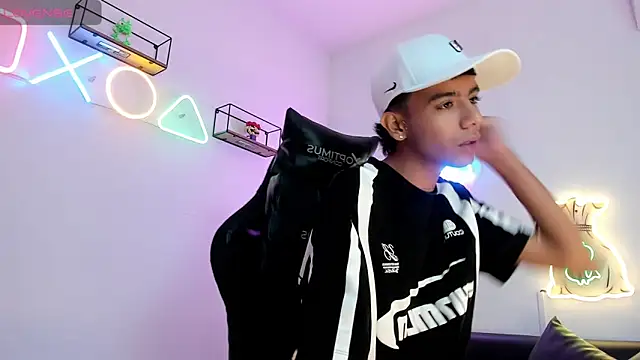 Snapshot of dikey_62 chatting on January 2025 09:14:02 PM dikey 62 online show from January 2025 09:14:02 PM