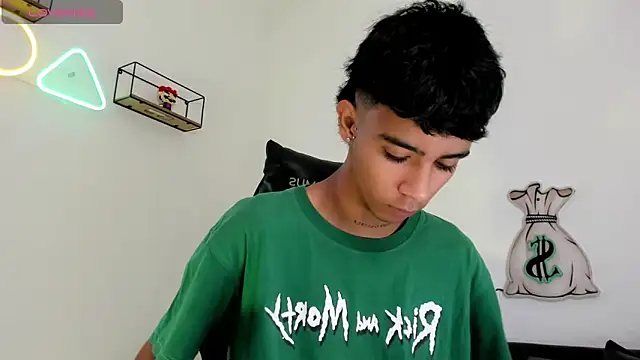 Snapshot of dikey_62 chatting on February 2025 08:34:02 PM dikey 62 online show from February 2025 08:34:02 PM