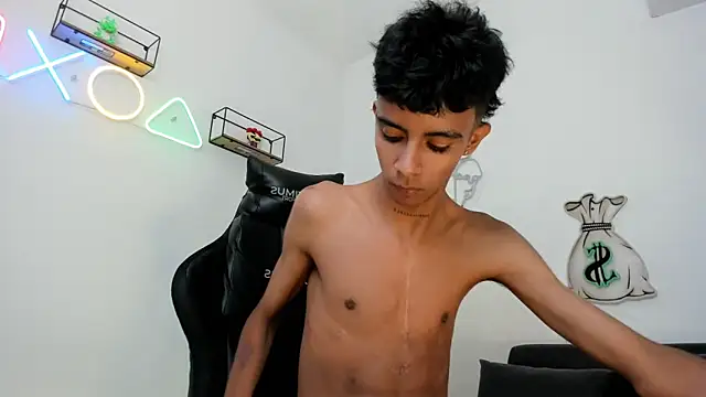 Snapshot of dikey_62 chatting on February 2025 01:31:01 AM dikey 62 online show from February 2025 01:31:01 AM