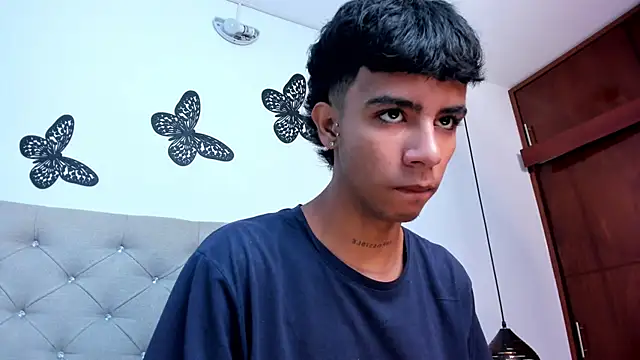 Snapshot of dikey_62 chatting on February 2025 07:42:01 PM dikey 62 online show from February 2025 07:42:01 PM