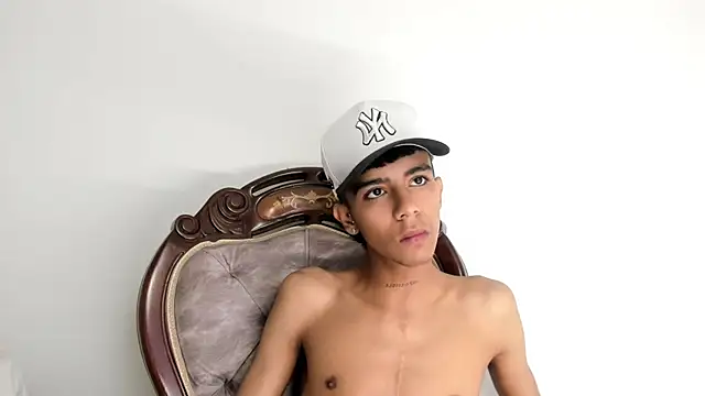 Snapshot of dikey_62 chatting on February 2025 12:14:01 AM dikey 62 online show from February 2025 12:14:01 AM