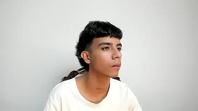 Snapshot of dikey_62 chatting on February 2025 05:49:02 AM dikey 62 online show from February 2025 05:49:02 AM