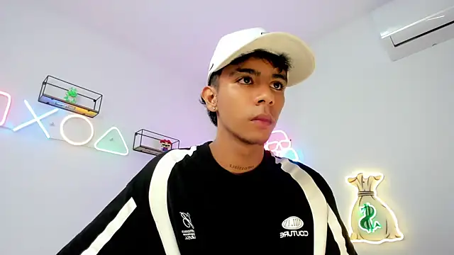 Snapshot of dikey_62 chatting on March 2025 05:38:02 AM dikey 62 online show from March 2025 05:38:02 AM