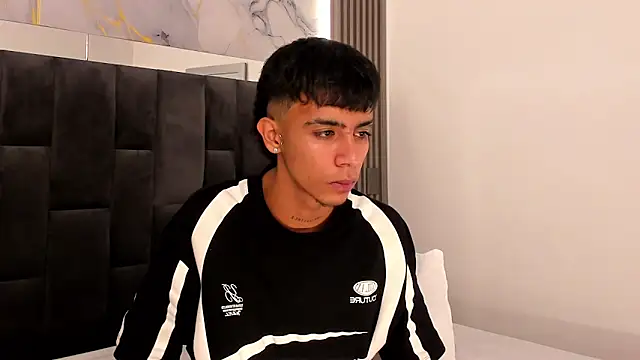 Snapshot of dikey_62 chatting on March 2025 11:39:02 PM dikey 62 online show from March 2025 11:39:02 PM