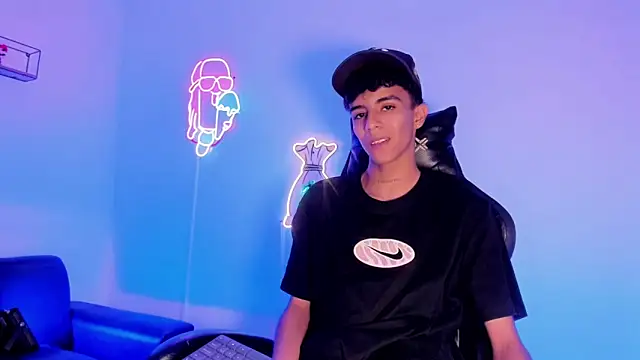 Snapshot of dikey_62 chatting on September 2025 08:47:02 PM dikey 62 online show from September 2025 08:47:02 PM