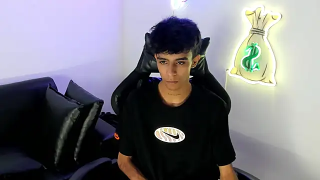 Snapshot of dikey_62 chatting on October 2025 11:23:01 PM dikey 62 online show from October 2025 11:23:01 PM