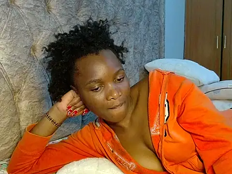 Snapshot of Naughty_Girl17 chatting on November 2025 08:06:01 AM Naughty Girl17 online show from November 2025 08:06:01 AM