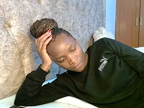 Snapshot of Naughty_Girl17 chatting on December 2025 05:23:01 AM Naughty Girl17 online show from December 2025 05:23:01 AM