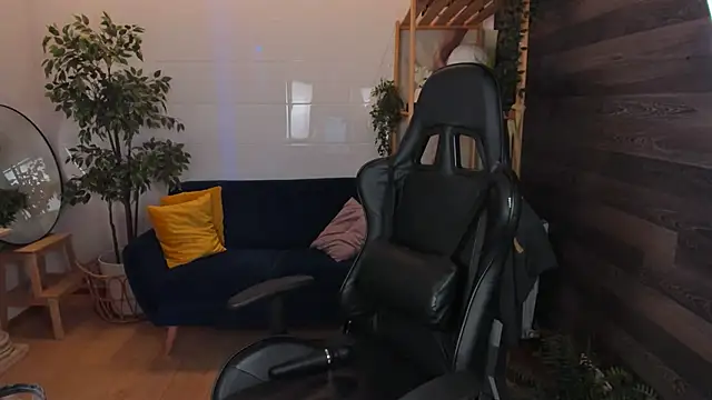 Snapshot of Mia_Cheers chatting on March 2025 01:47:01 PM Mia Cheers online show from March 2025 01:47:01 PM