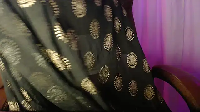 Prita07 online show from October 2025 11:17:01 AM