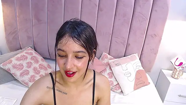 LeenaBrown online show from January 2025 06:54:01 PM