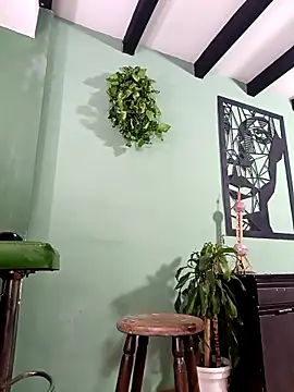 thirstymoonxx online show from February 2026 04:31:01 AM