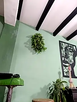 thirstymoonxx online show from February 2026 05:06:02 AM