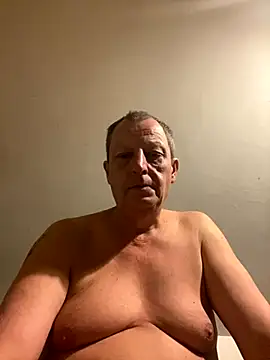 Snapshot of chubbybear2cum chatting on September 2025 12:10:01 AM chubbybear2cum online show from September 2025 12:10:01 AM