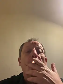 Snapshot of chubbybear2cum chatting on November 2025 11:32:01 PM chubbybear2cum online show from November 2025 11:32:01 PM