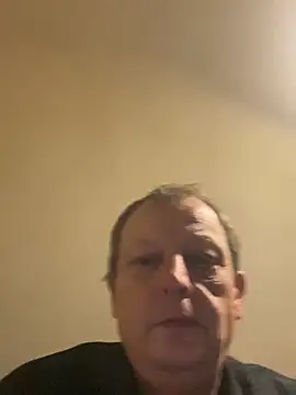 Snapshot of chubbybear2cum chatting on November 2025 02:44:01 AM chubbybear2cum online show from November 2025 02:44:01 AM