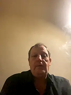 Snapshot of chubbybear2cum chatting on November 2025 05:17:01 AM chubbybear2cum online show from November 2025 05:17:01 AM