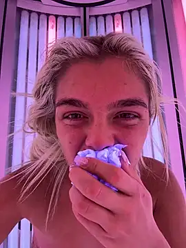 IrishTeenBarbie69 online show from December 2024 02:49:01 PM