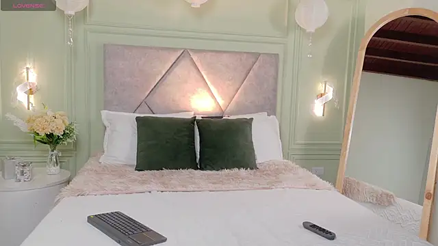 Snapshot of _Miss_Kimm chatting on January 2026 11:48:02 AM Miss Kimm online show from January 2026 11:48:02 AM