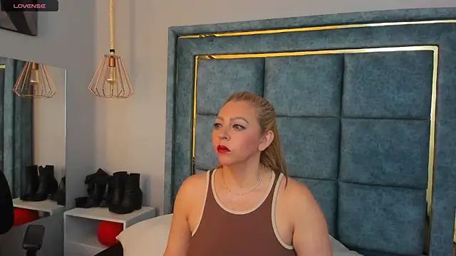 Snapshot of _Addic_ chatting on March 2025 12:56:02 PM Addic online show from March 2025 12:56:02 PM