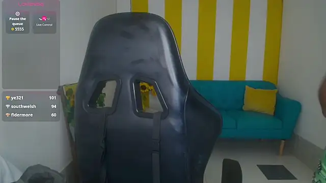 Cristal War online show from November 2025 11:38:01 PM