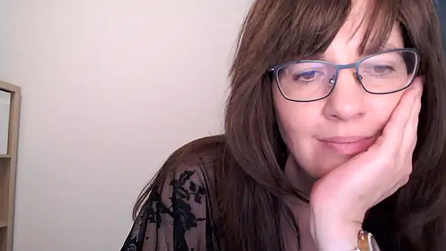 Ella Next Door online show from December 2025 09:44:01 PM