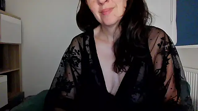 Snapshot of Ella_Next_Door chatting on July 2026 09:08:01 PM Ella Next Door online show from July 2026 09:08:01 PM