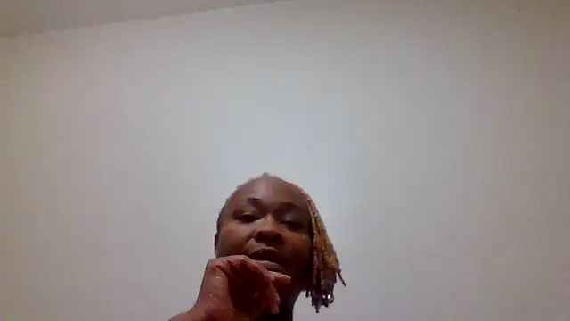 Snapshot of AllLeggs chatting on December 2024 11:24:01 PM AllLeggs online show from December 2024 11:24:01 PM