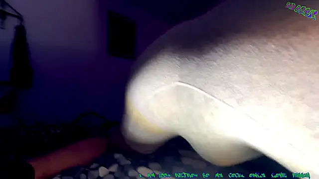 Snapshot of Deutscher_Gro8schwanz_88 chatting on February 2025 04:25:02 AM Deutscher Gro8schwanz 88 online show from February 2025 04:25:02 AM