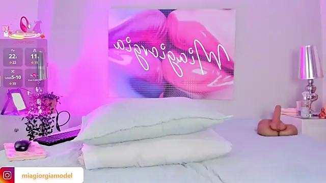 Miagiorgia  online show from April 2026 03:48:02 PM