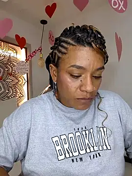 Snapshot of Selket11 chatting on February 2025 05:01:02 PM Selket11 online show from February 2025 05:01:02 PM