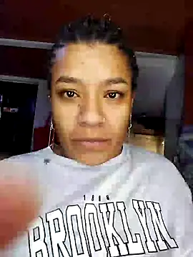 Snapshot of Selket11 chatting on February 2025 09:36:01 PM Selket11 online show from February 2025 09:36:01 PM