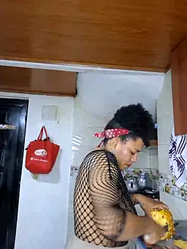 Snapshot of Selket11 chatting on February 2025 12:05:02 PM Selket11 online show from February 2025 12:05:02 PM