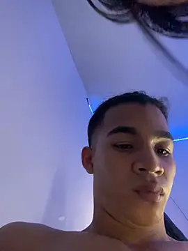 Snapshot of Boypolla11 chatting on November 2025 10:08:02 PM Boypolla11 online show from November 2025 10:08:02 PM