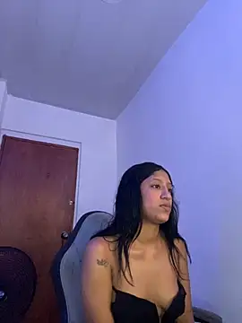 Snapshot of Boypolla11 chatting on November 2025 03:33:01 PM Boypolla11 online show from November 2025 03:33:01 PM