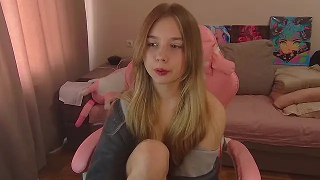 Snapshot of Olivka_Grr chatting on September 2025 12:51:01 PM Olivka Grr online show from September 2025 12:51:01 PM