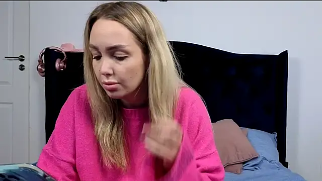 AnnaMaee online show from November 2025 07:57:01 PM