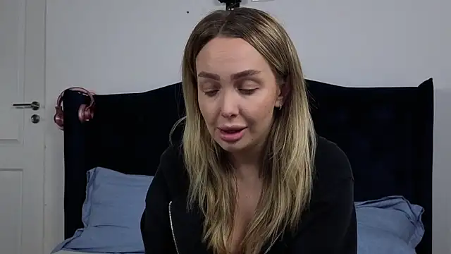 AnnaMaee online show from November 2025 08:31:01 PM