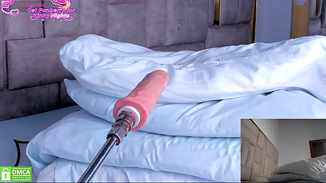 Eris Rose online show from November 2025 08:40:01 PM