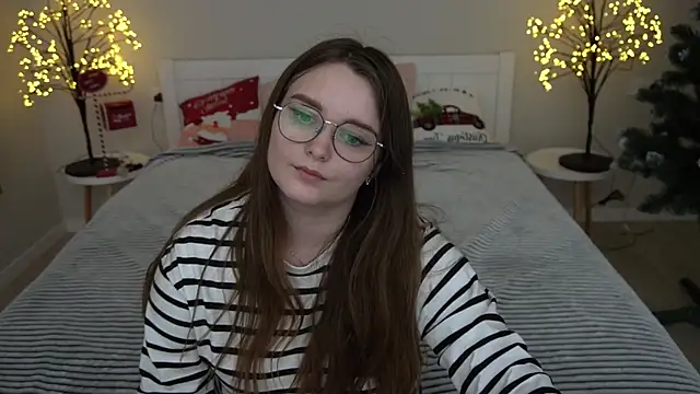 Snapshot of MagicPeachh_ chatting on December 2024 01:45:02 PM MagicPeachh online show from December 2024 01:45:02 PM