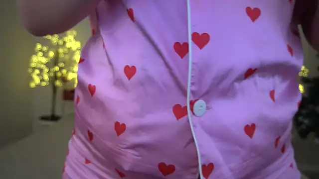 Snapshot of MagicPeachh_ chatting on January 2025 06:42:01 AM MagicPeachh online show from January 2025 06:42:01 AM