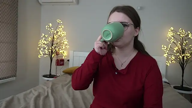 Snapshot of MagicPeachh_ chatting on January 2025 09:30:02 AM MagicPeachh online show from January 2025 09:30:02 AM