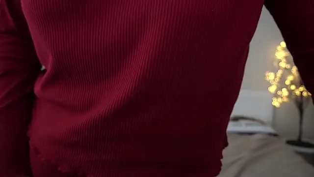 Snapshot of MagicPeachh_ chatting on January 2025 12:35:01 PM MagicPeachh online show from January 2025 12:35:01 PM